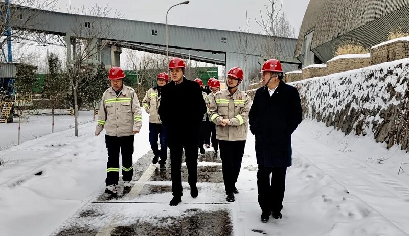 公司党委书记、董事长张超晖新春慰问富平公司强调：打造中国一流水泥企业