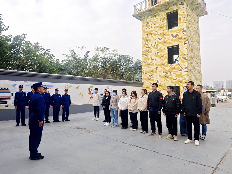 智引公司走进西咸大道消防救援站参观体验学习